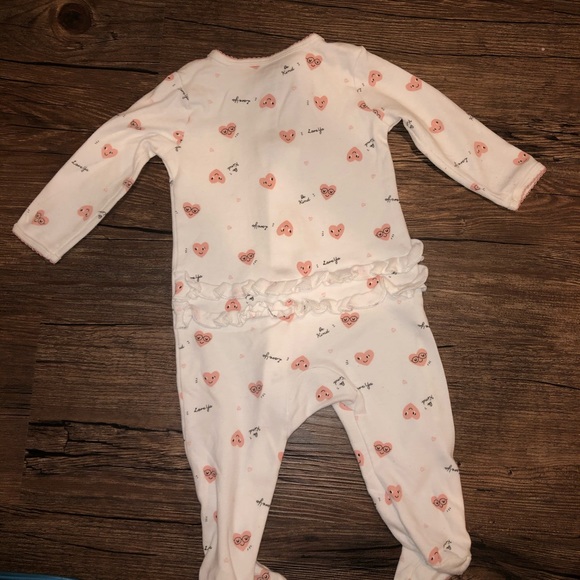 Carter’s “Be kind” pajamas with bum ruffles - Picture 2 of 4